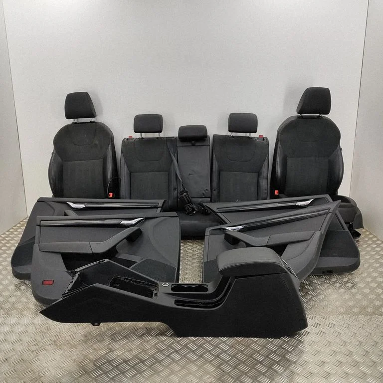 Interior set 5E2867013P