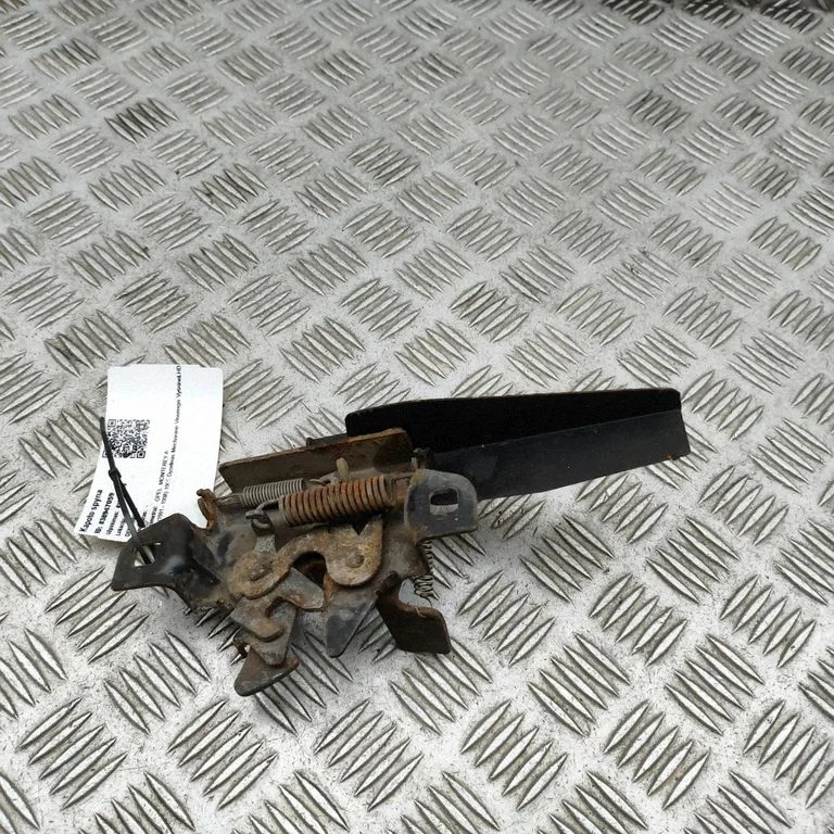 Motora pārsega slēdzene 97810325