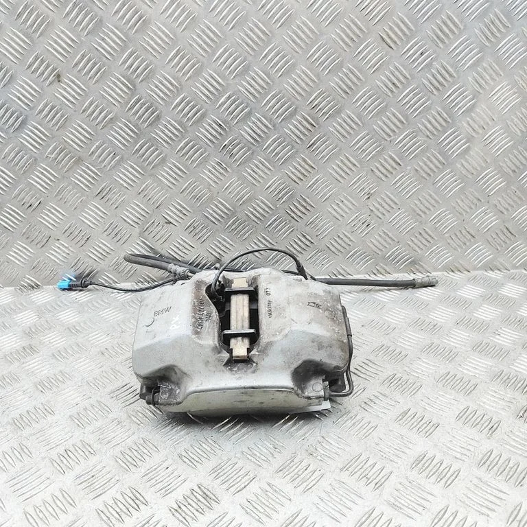 Front brake caliper 6885839