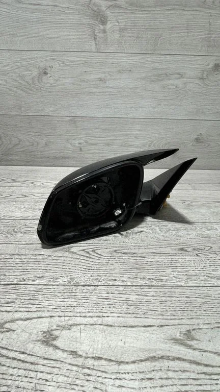 Front door electric wing mirror