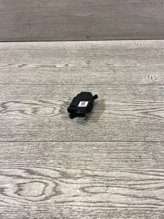 Õhuklapi mootor / ajam – Tesla Model 3 (2017-)
