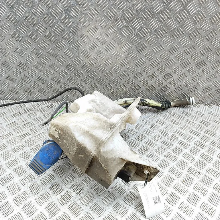 Logu mazgāšanas šķidruma tvertne 7H0955463