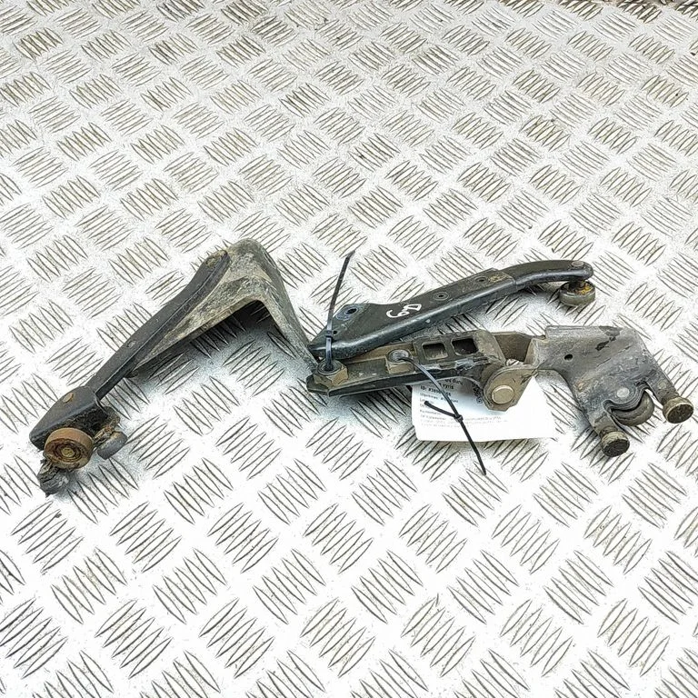 Sliding door upper roller guide/hinge – Volkswagen Transporter - Caravelle T5 (2003-2015)