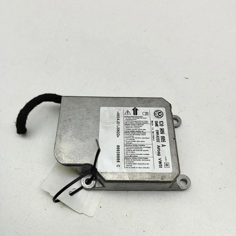 Drošības spilvenu vadības bloks – Volkswagen Transporter - Caravelle T5 (2003-2015)
