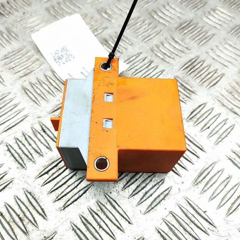 Cits relejs – Mercedes-Benz EQC (2019-)