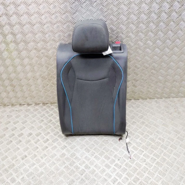 Aizmugurējais sēdeklis 5G0885501H