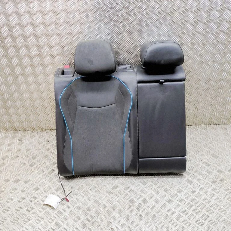 Aizmugurējais sēdeklis 5H0885502D