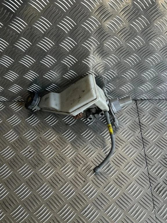 Pompa hamulcowa 32669335