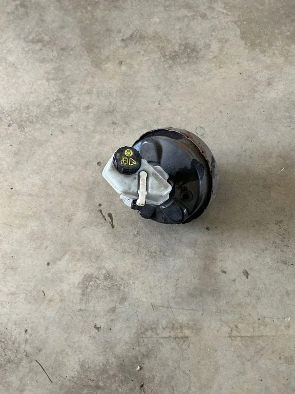Brake booster 8G912B195EC