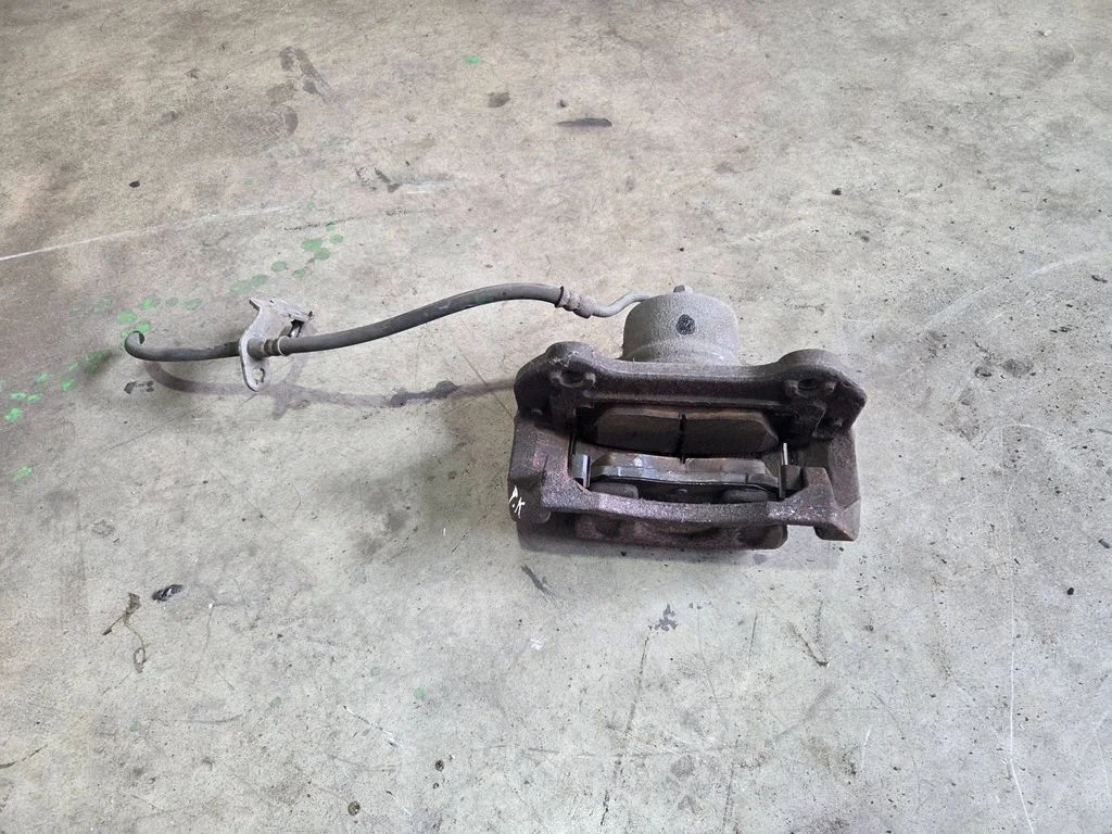 Front brake caliper 8172F