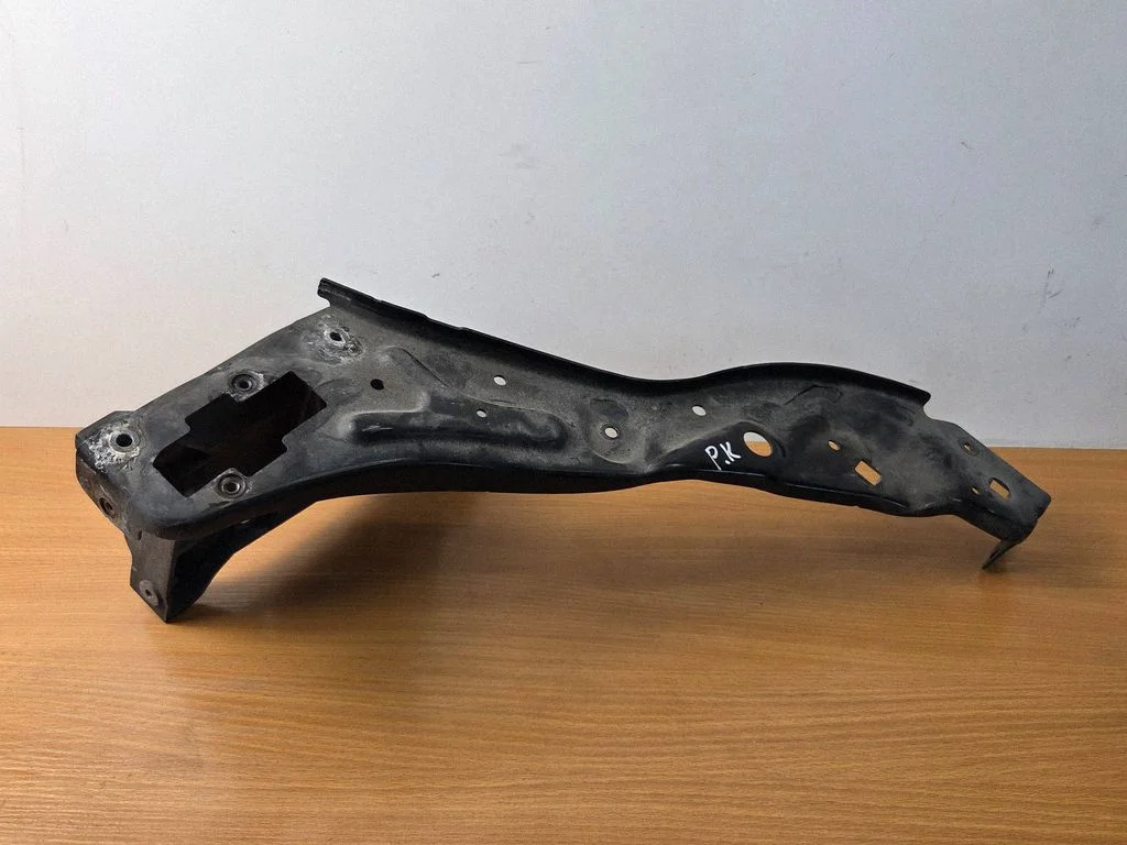 Headlight/headlamp mounting bracket 212620021