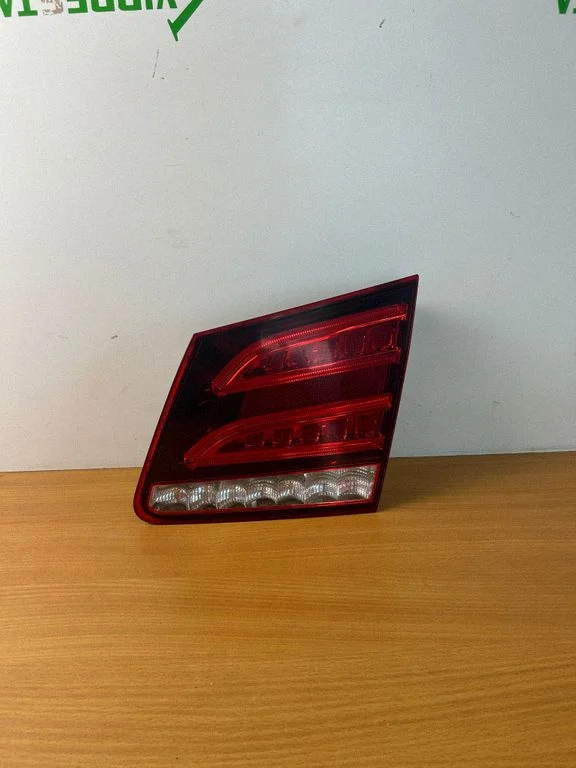 Lampa tylna w klapie A2129062003