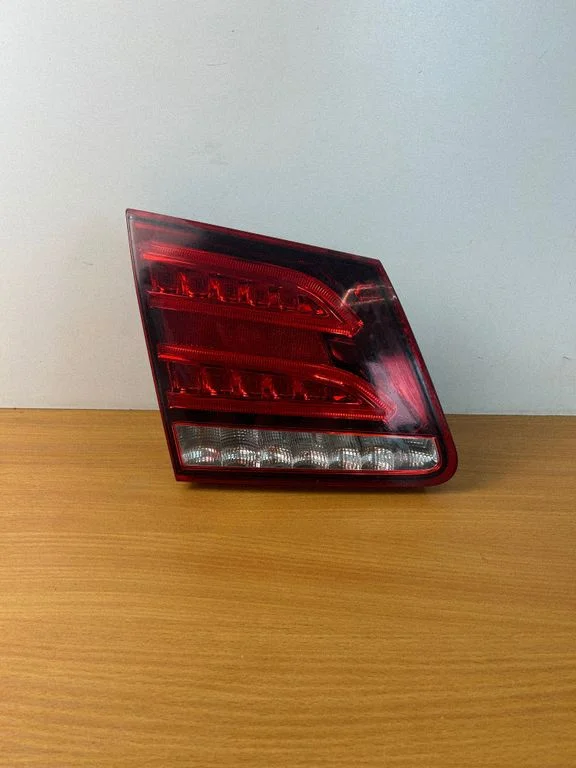 Lampa tylna w klapie A2129062103