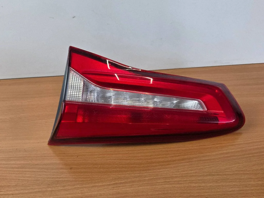 Tailgate rear/tail lights JX7B13A602RC