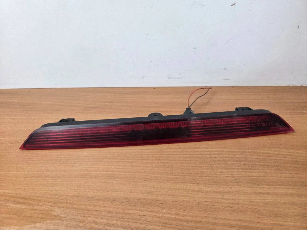 Third/center stoplight – Audi Q7 4L (2005-2015)