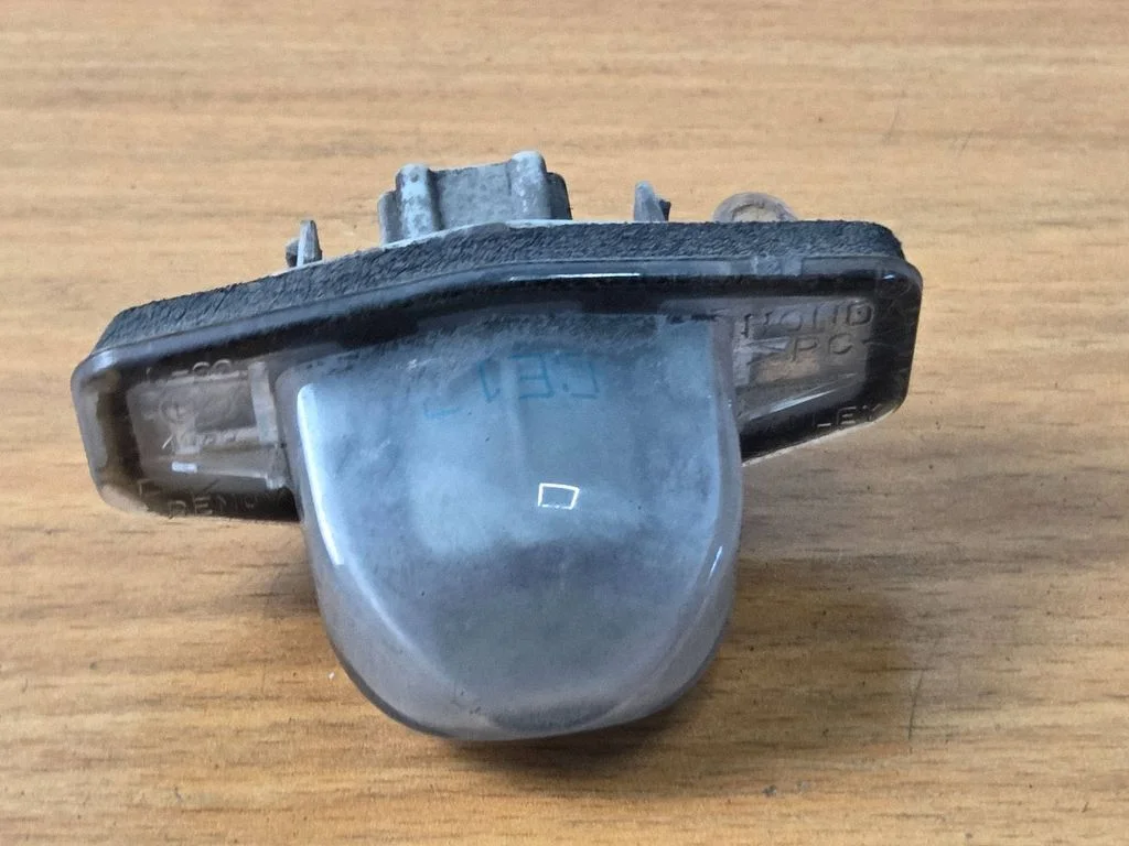 Number plate light – Honda CR-V (2013-2016)
