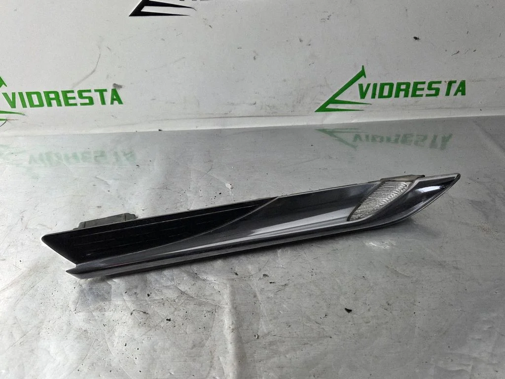 Front fender indicator light – BMW 6 Series F06 Gran coupe (2012-2018)