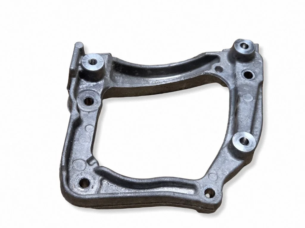 A/C compressor mount bracket 9826641380