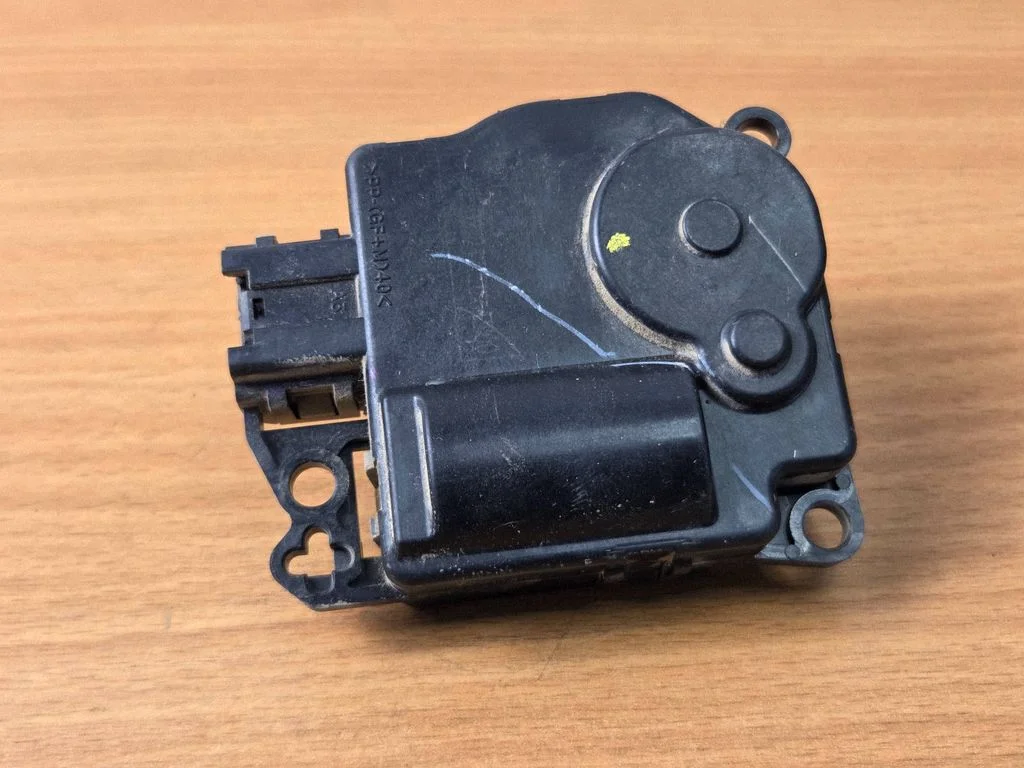 Air flap motor/actuator AV1119E616EA