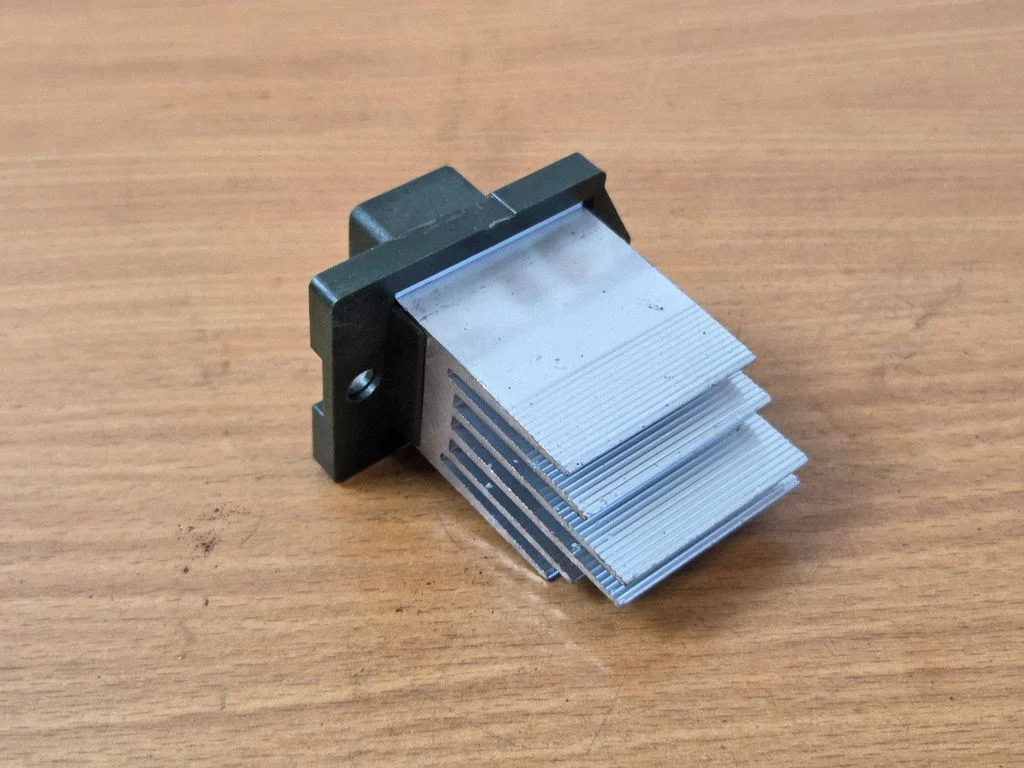 Heater blower motor/fan resistor