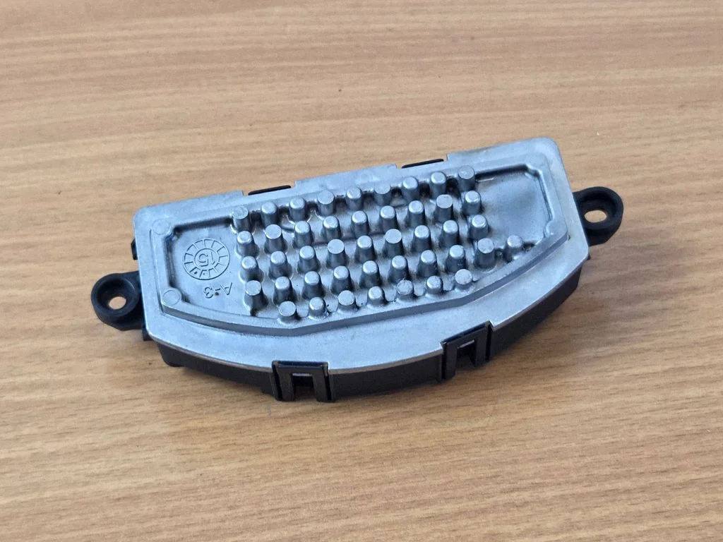 Heater blower motor/fan resistor GX7319E624AA