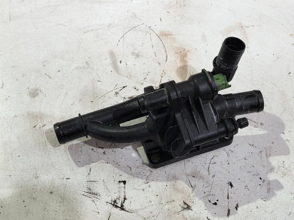 Termostat / obudowa termostatu 9670253780