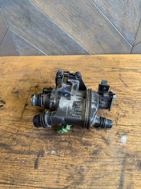 Thermostat/thermostat housing 9812131480