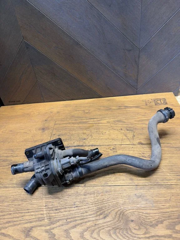 Thermostat/thermostat housing 071052
