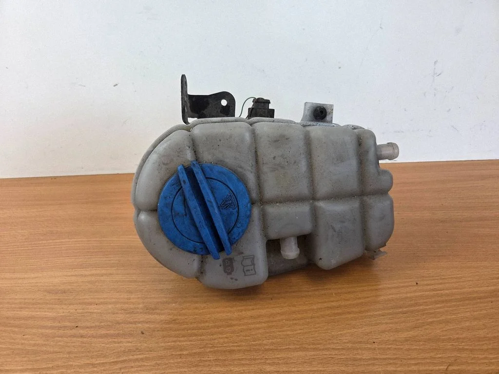 Jahutusvedeliku paisupaak 4G0121403G