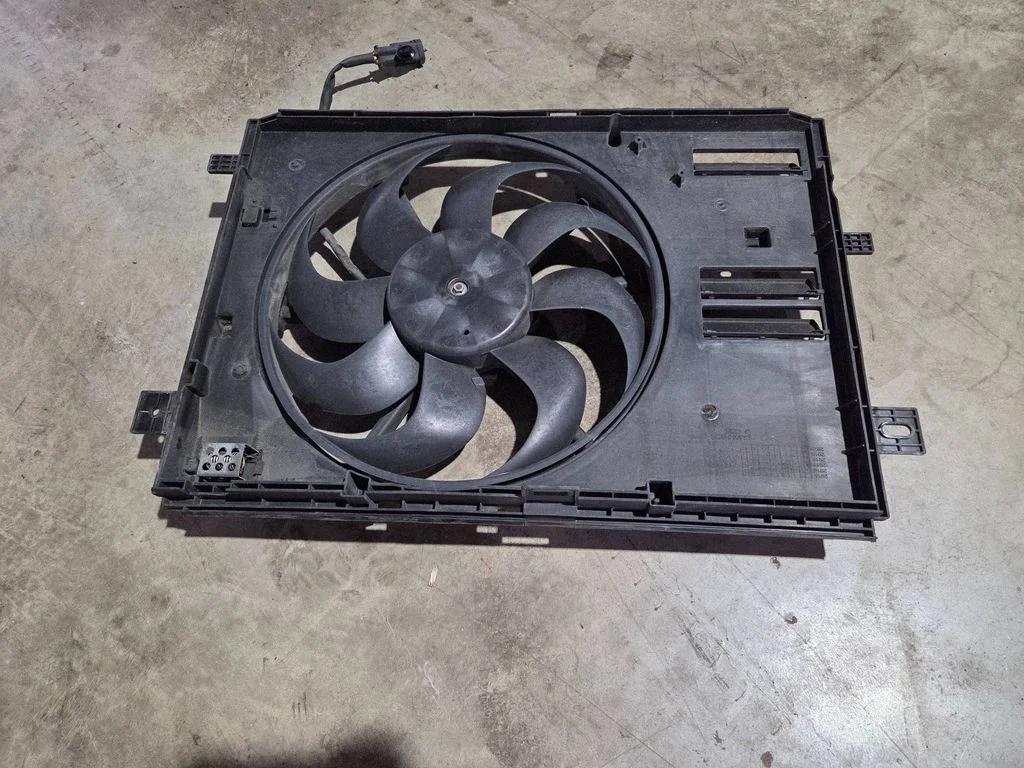 Radiator cooling fan shroud 9806313580