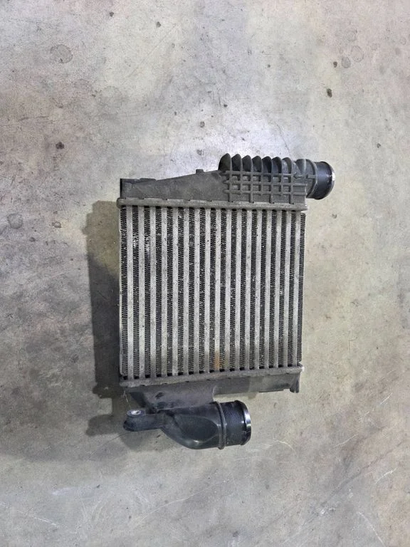 Vahejahuti radiaator 9675627980