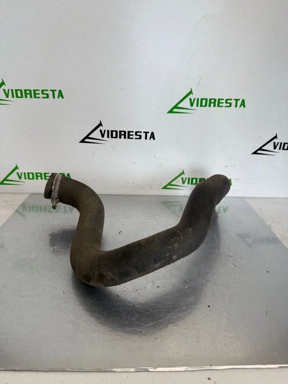 Coolant pipe/hose