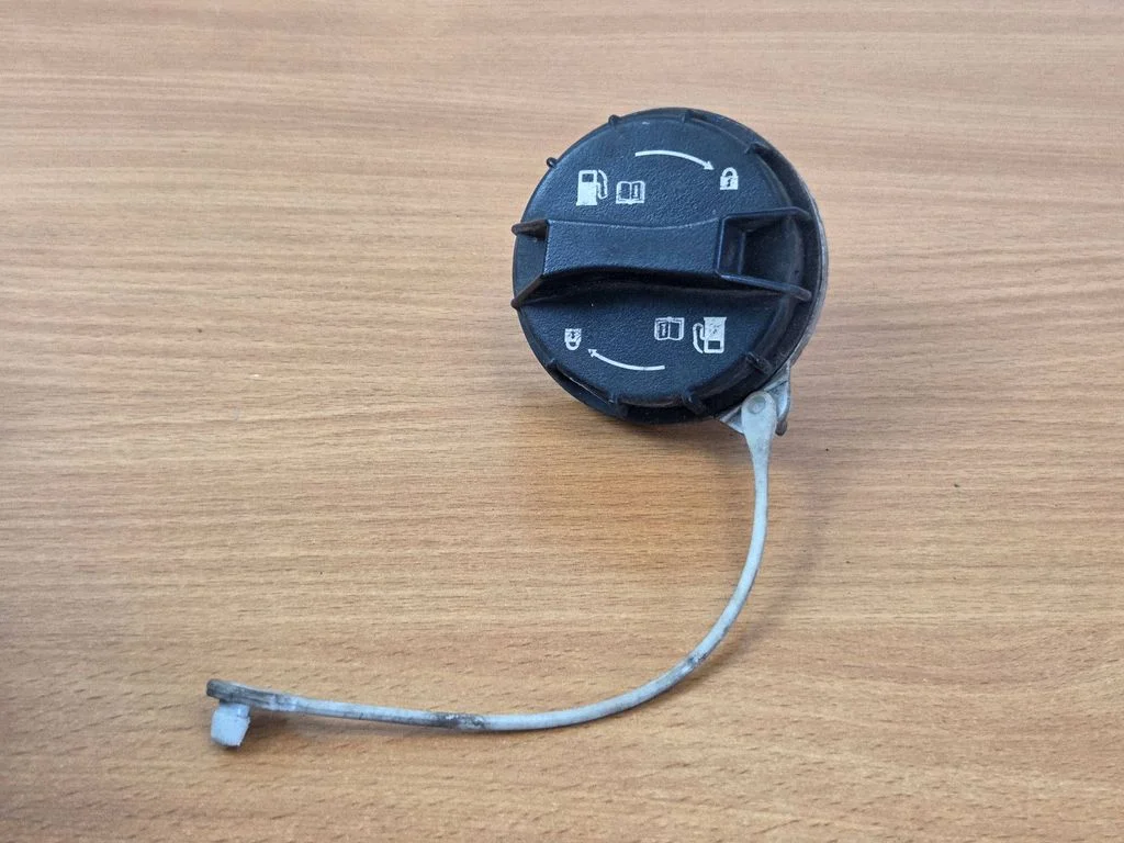 Kütusepaagi keeratav kork