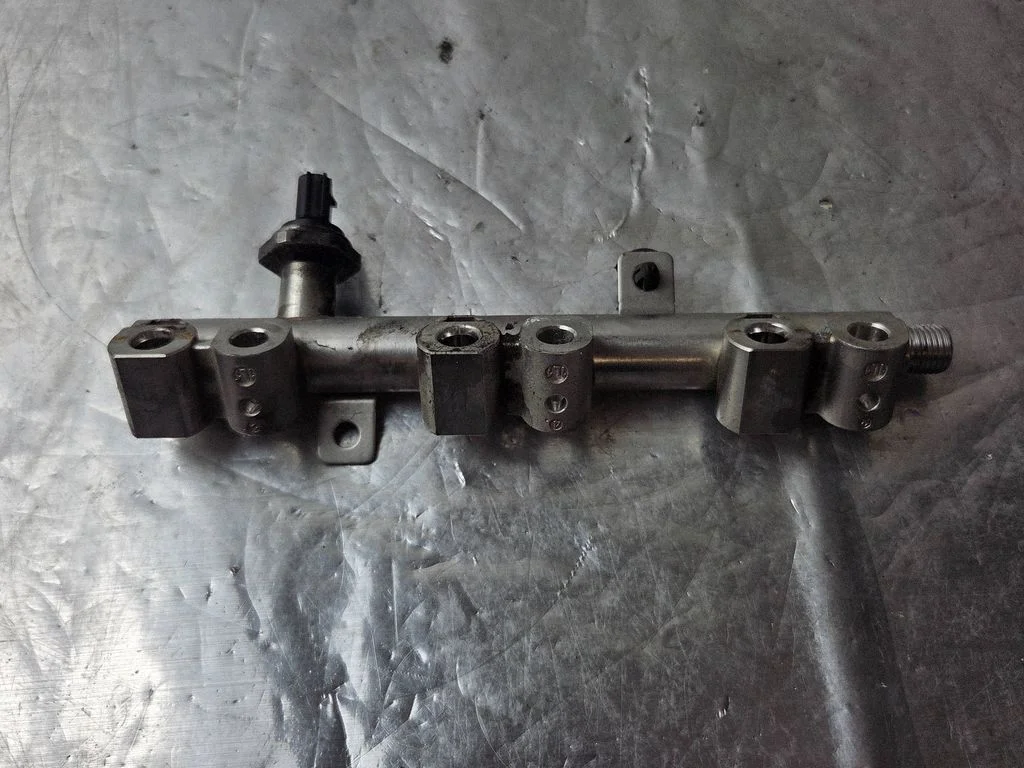 Fuel main line pipe 3535007100