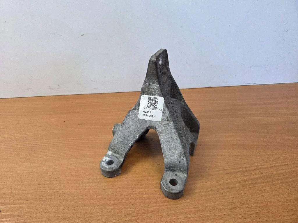 Engine mounting bracket GX736037FA