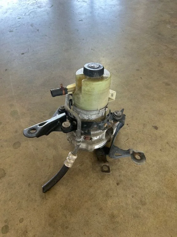 Roolivõimendi pump 491100616R