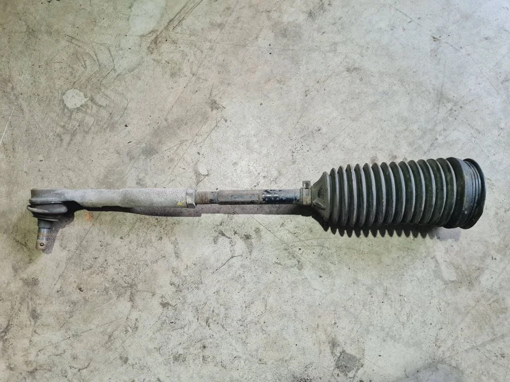 Steering tie rod – front left