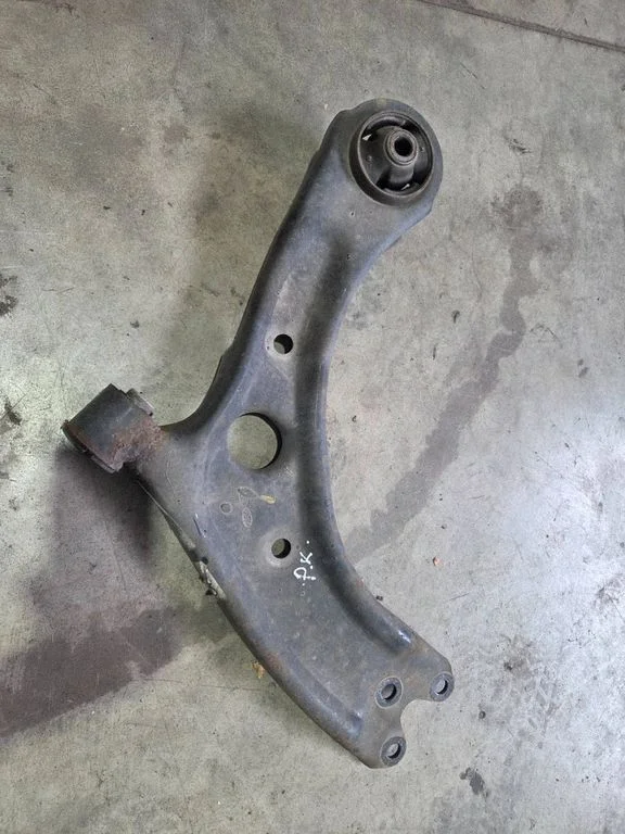 Front lower control arm/wishbone 54500D7000