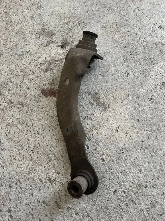 Łącznik stabilizatora tylnego – Nissan Note (E11) (2006-2014)