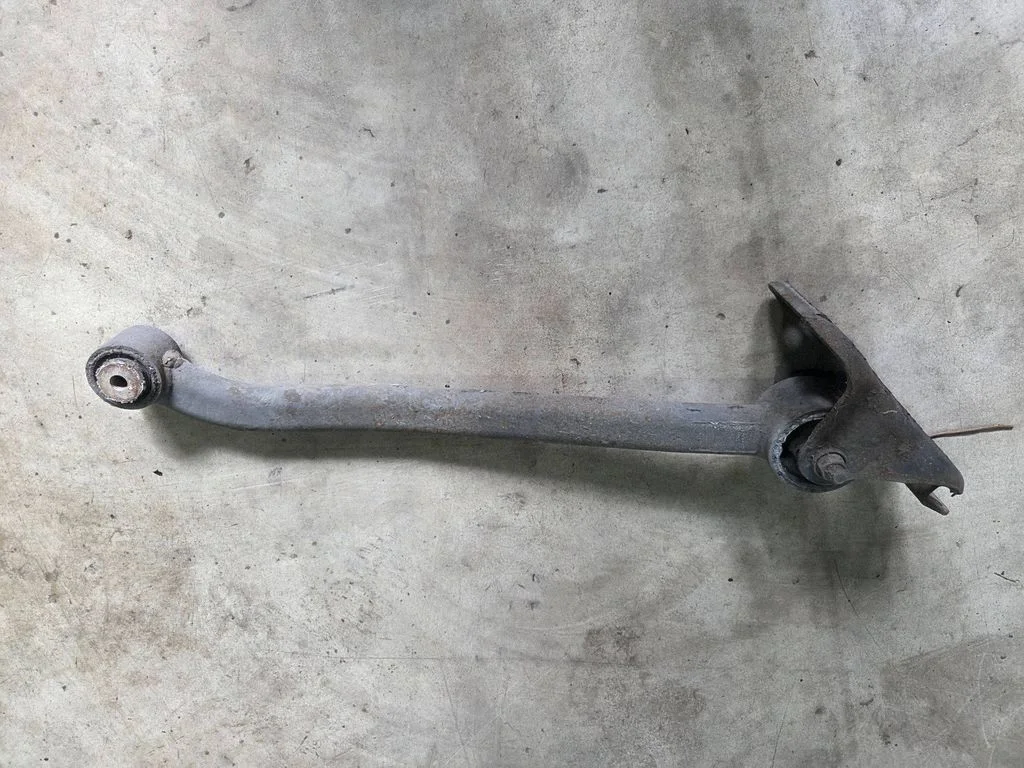 Rear control arm 0051959809Q