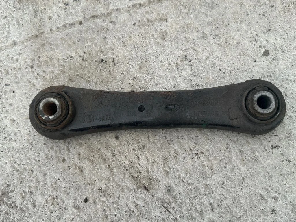Rear control arm 6G915K743
