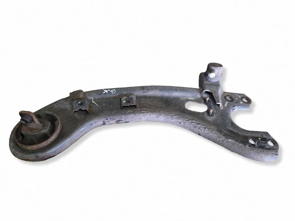 Rear upper control arm/wishbone – rear left