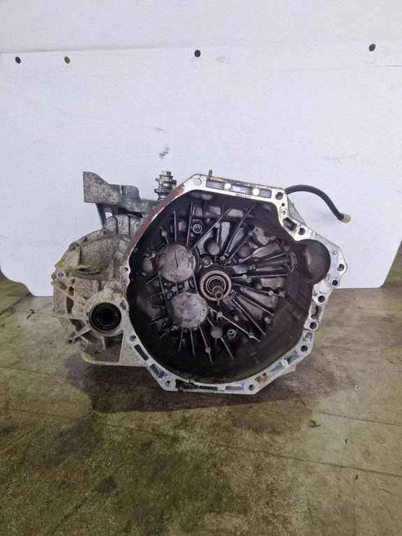 Manual 6 speed gearbox 321011397R