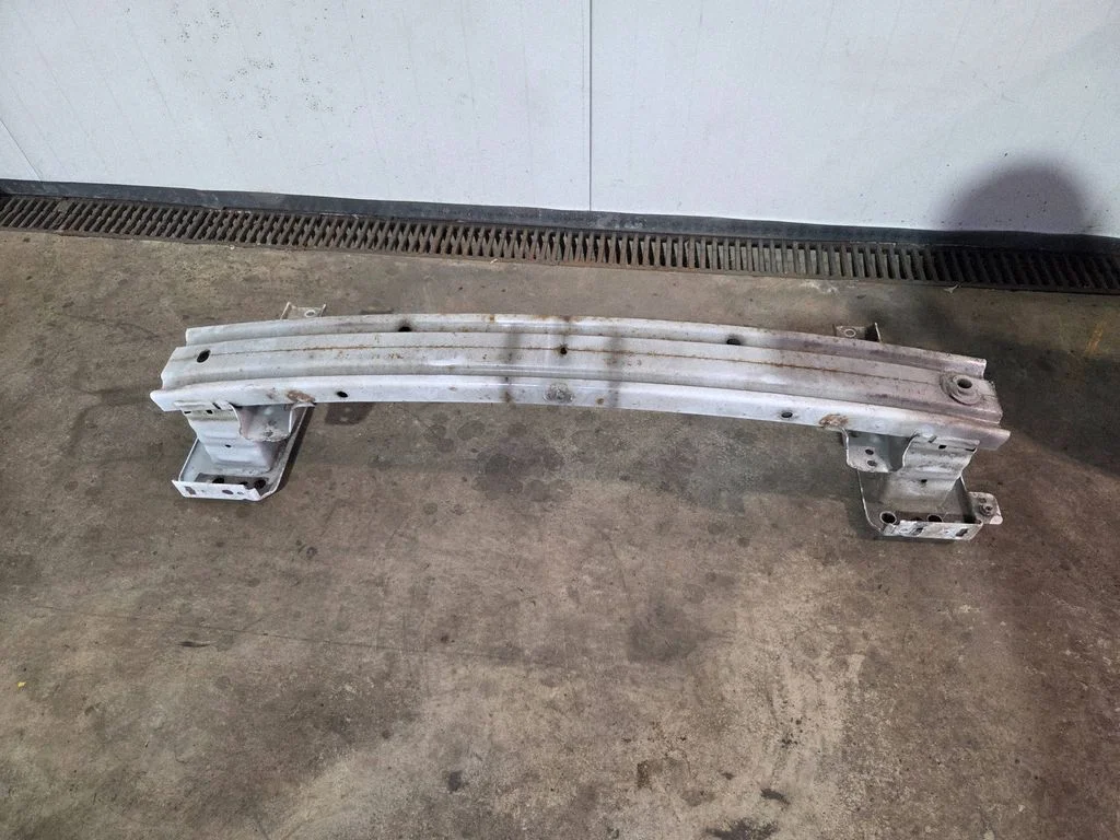Front bumper cross member 17876B11
