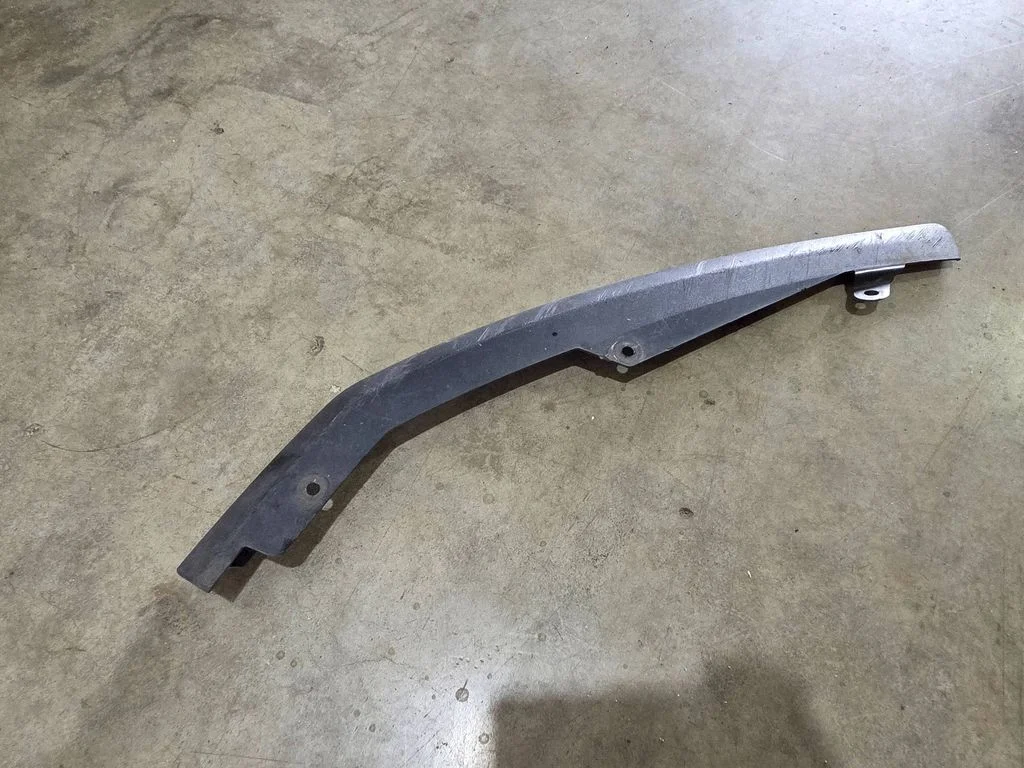 Front bumper splitter molding JX7B17626A1