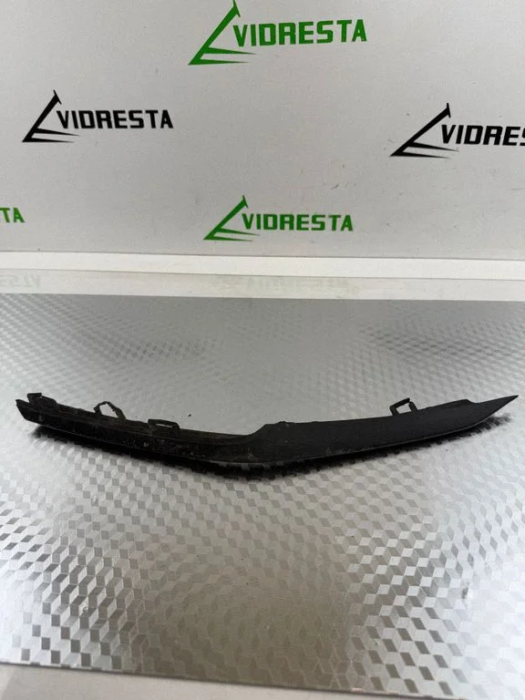 Front bumper splitter molding