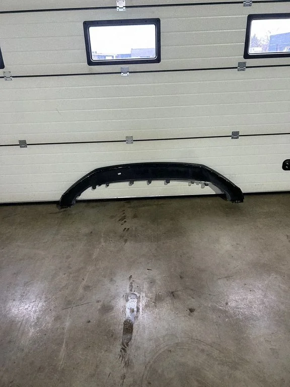 Front bumper lip 80A807061