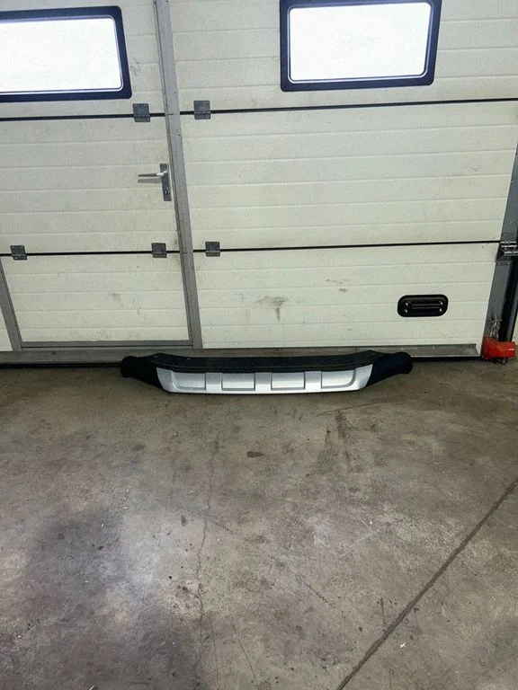 Front bumper lip 1S0805903