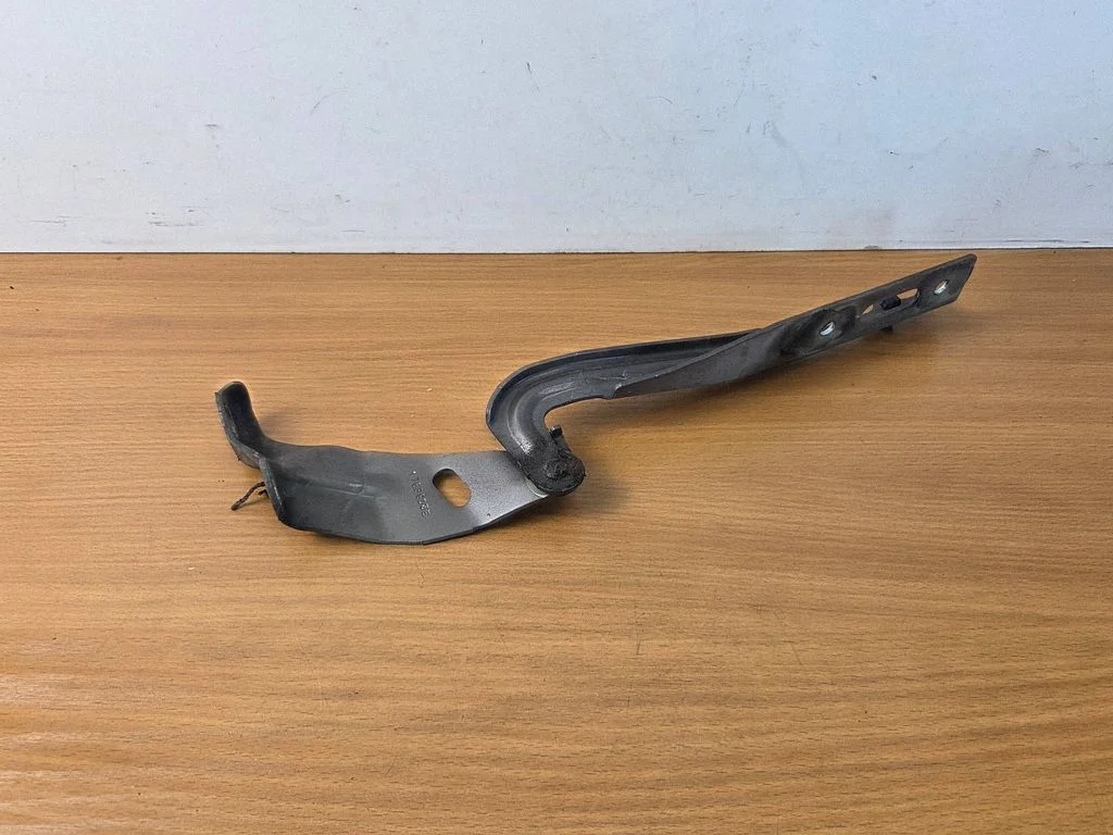 Engine bonnet/hood hinges – Honda CR-V (2013-2016)
