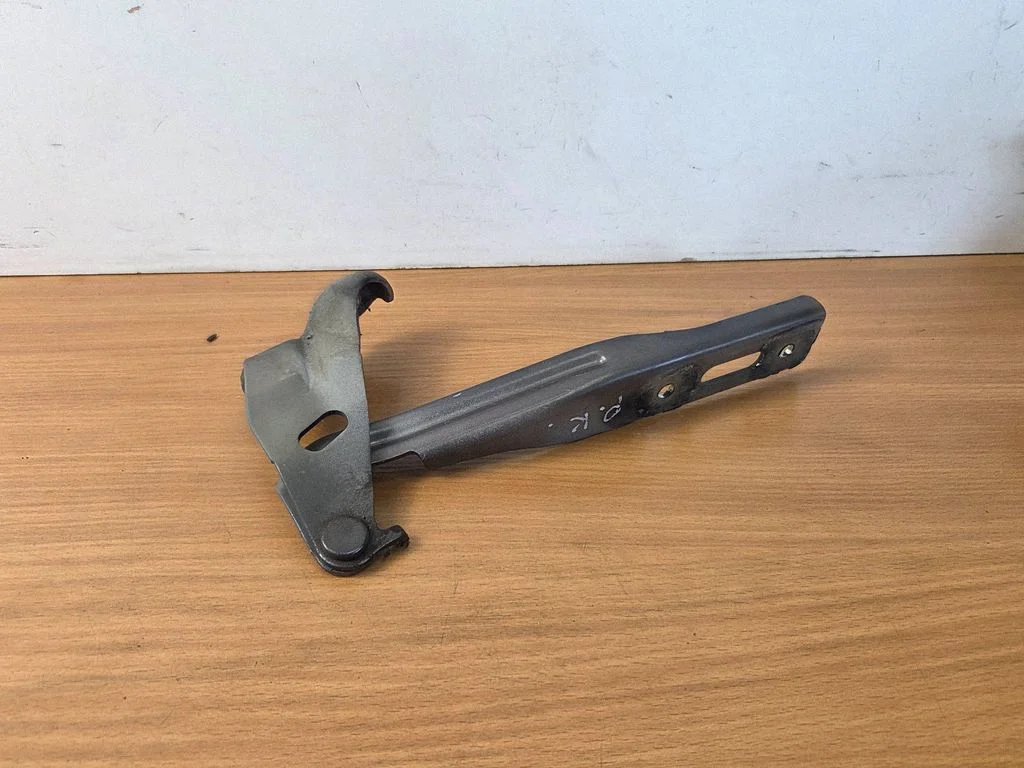 Engine bonnet/hood hinges – Honda CR-V (2013-2016)